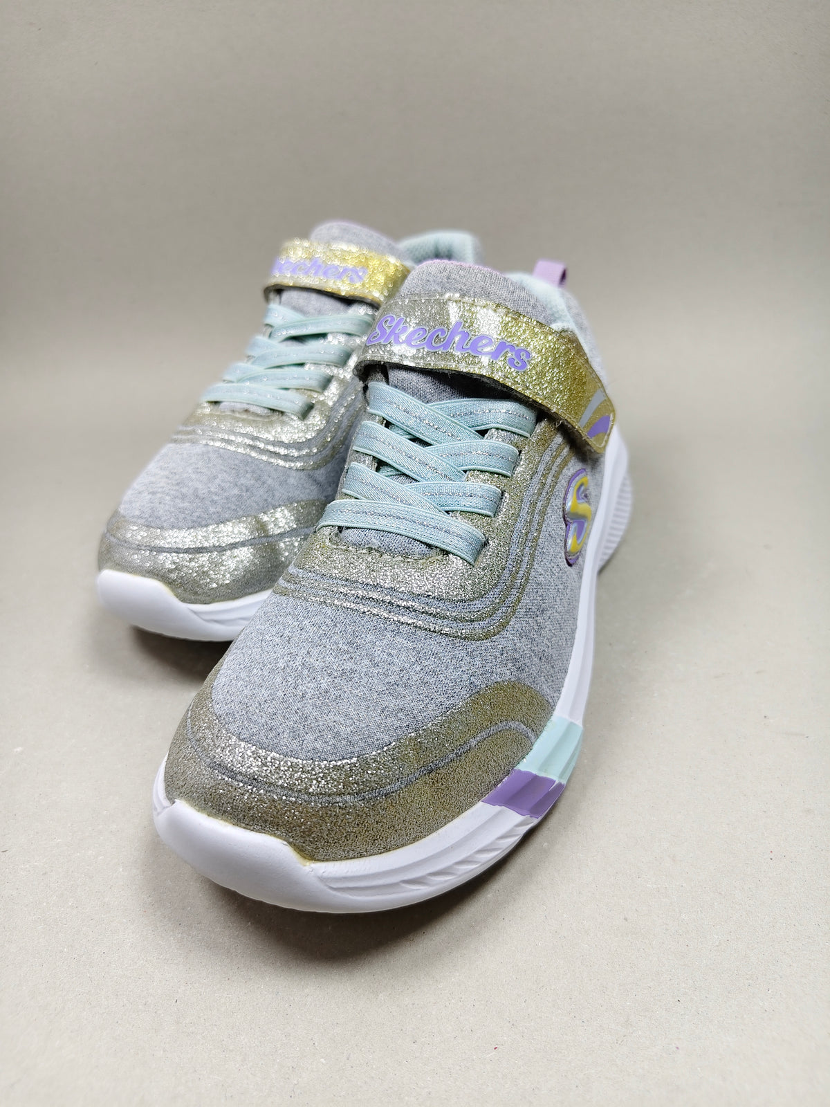 Skechers Dreamy Lights . Size : EUR  32 | Premium