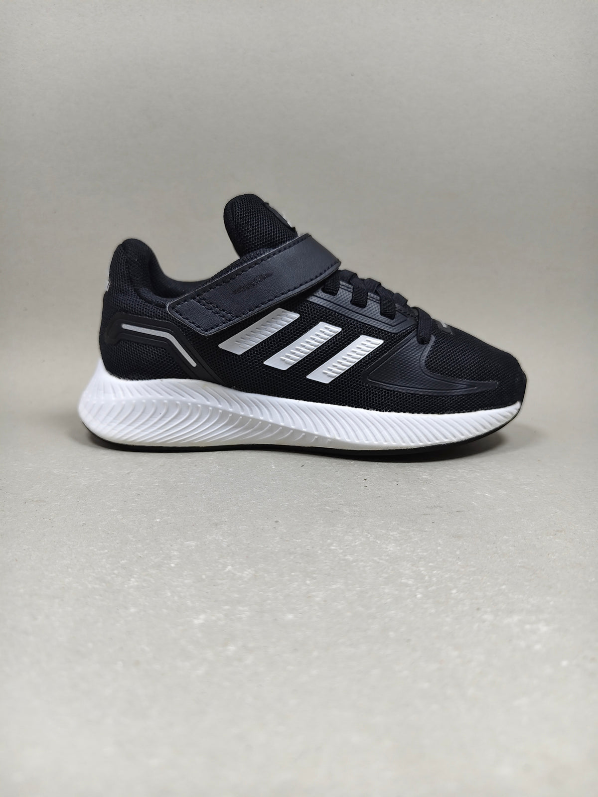 Adidas Run Falcon . Size : EUR  28 | Premium