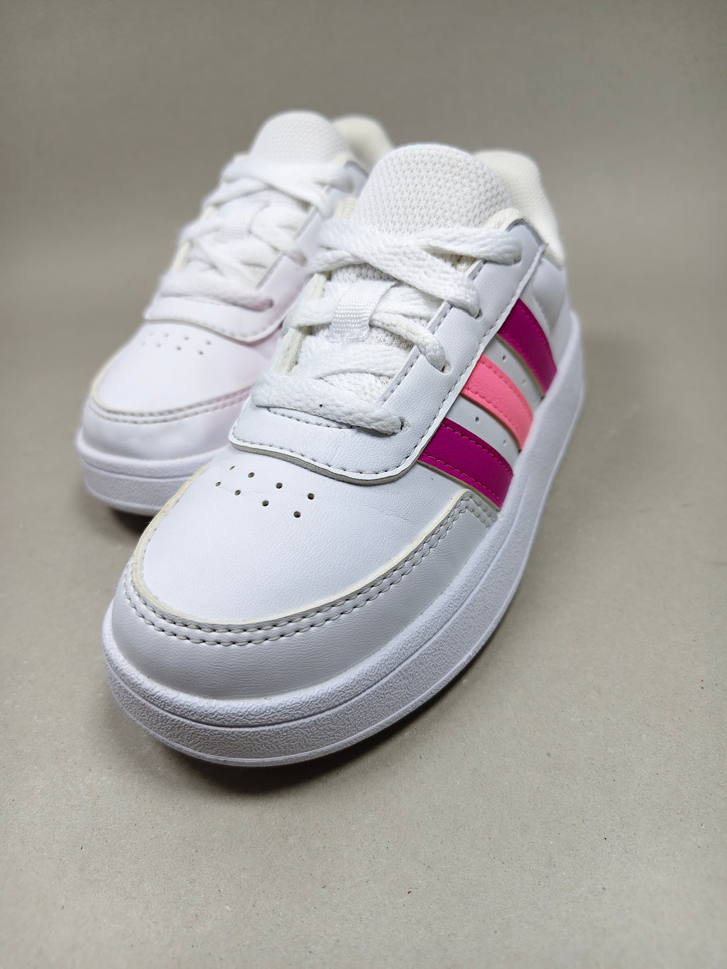 Adidas Break Net  . Size : EUR  28.5| Premium