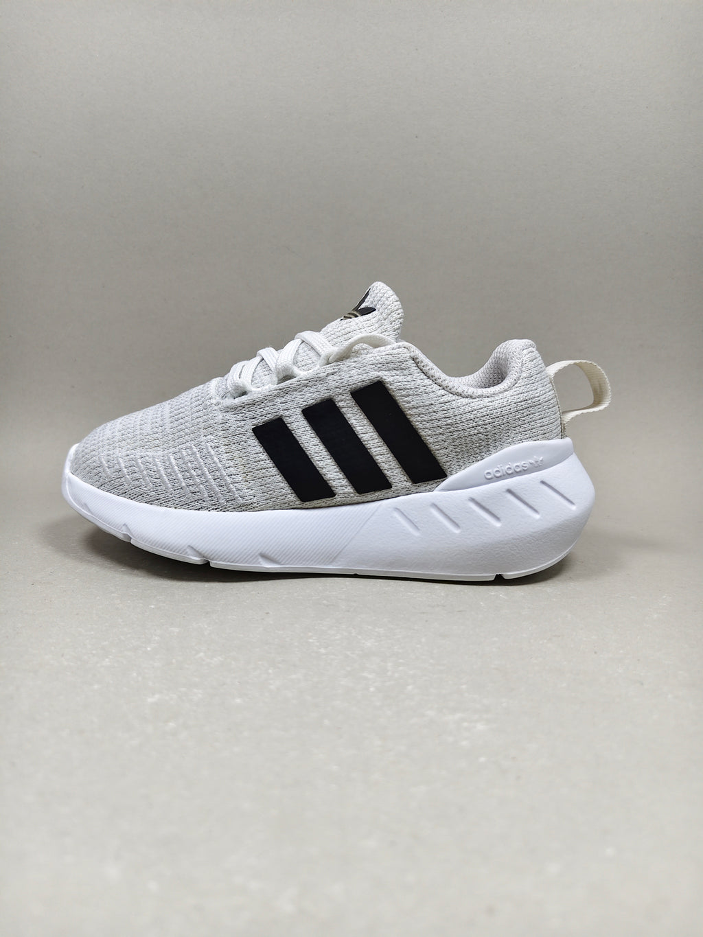 Adidas Swift Run 22 . Size : EUR  28 | Premium