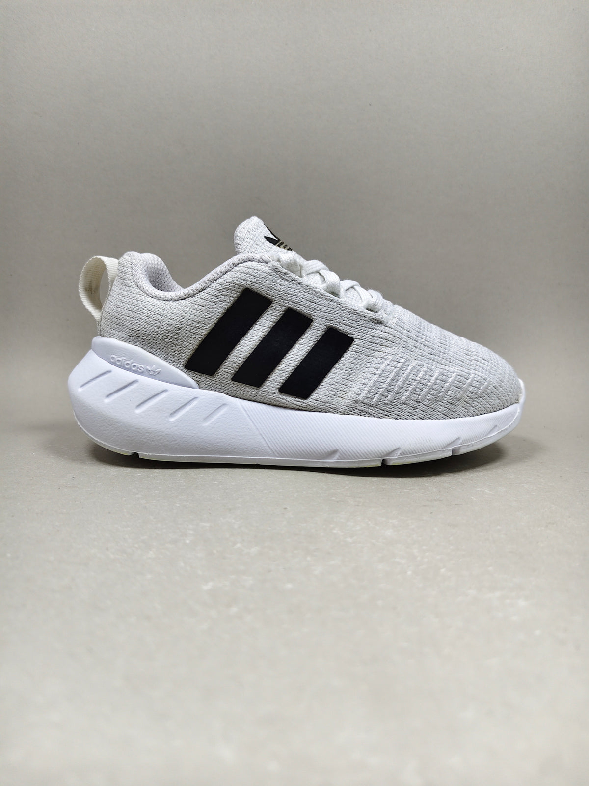 Adidas Swift Run 22 . Size : EUR  28 | Premium