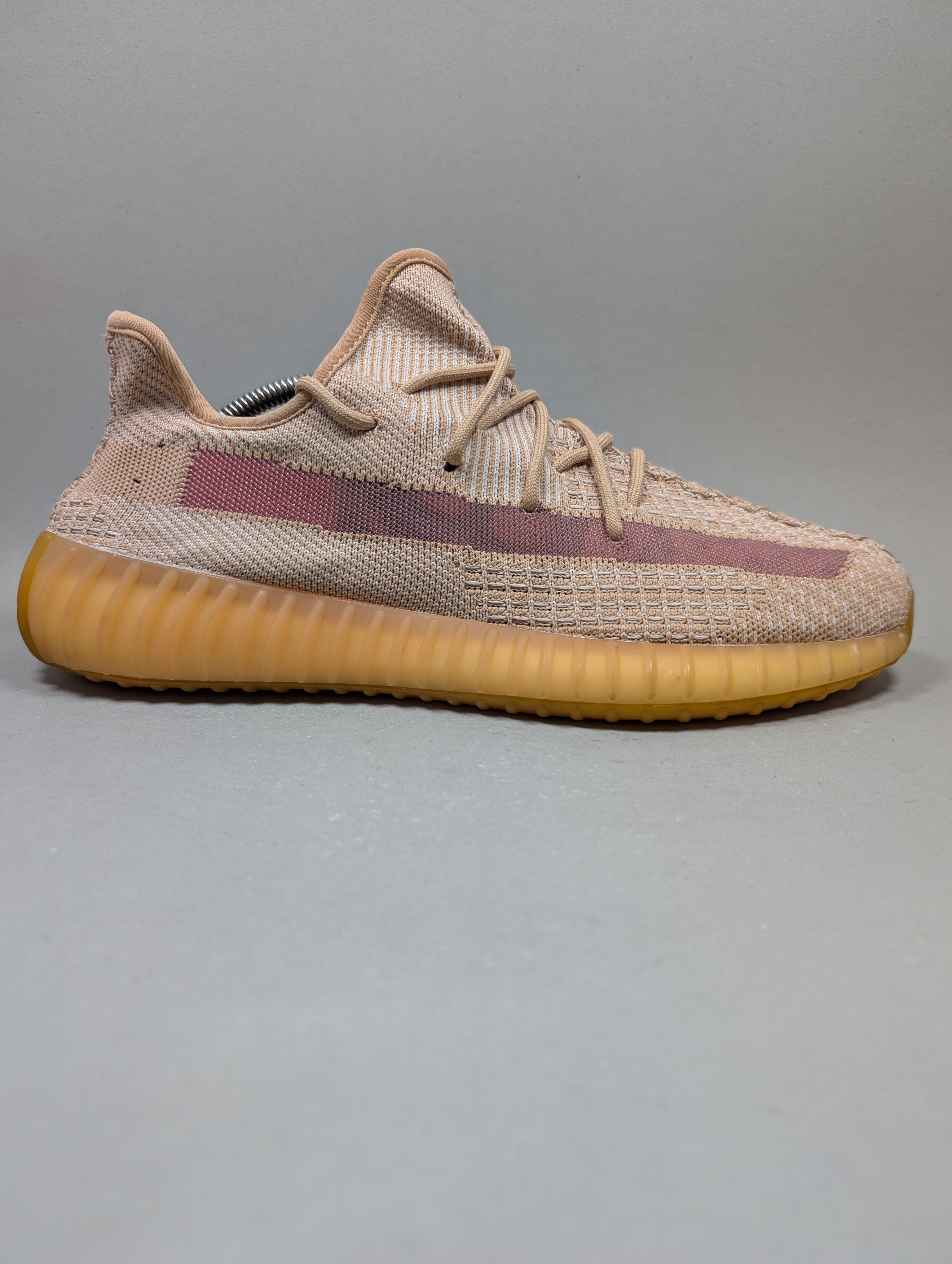 Adidas Yeezy 350 V2 . Size : EUR  44 | Premium